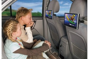 TelematikTeam: Stylische Rücksitzkino-Lösung mit VOR-ORT-EINBAUSERVICE (am Fahrzeugstandort) durch TelematikTeam - incl. verdeckter Kabelführung, Dockingstation.